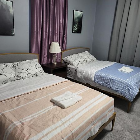 Guest Room With Two Double Beds In Columbus Oh, Airport Location Esterno foto
