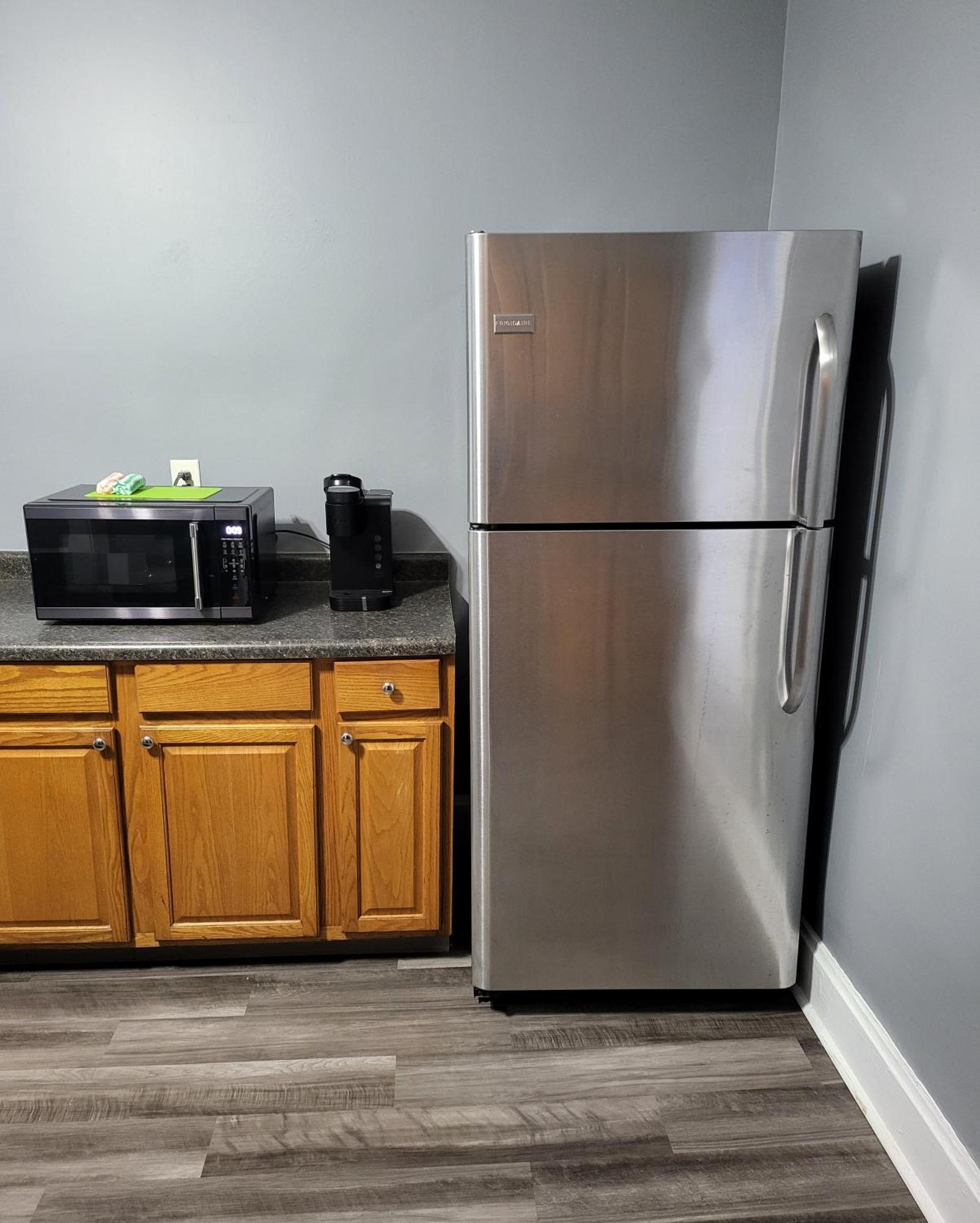 Guest Room With Two Double Beds In Columbus Oh, Airport Location Esterno foto