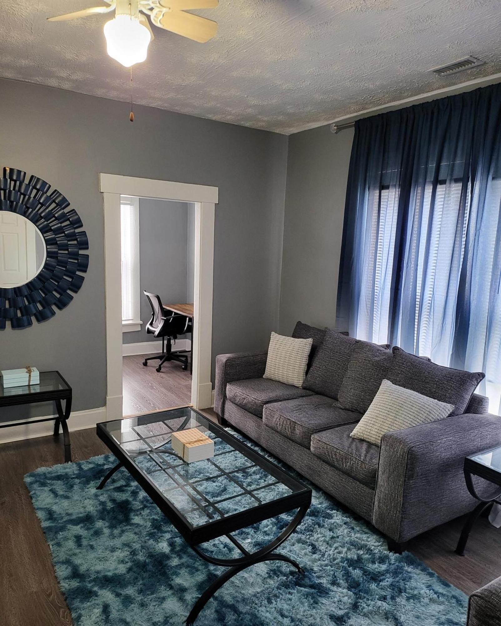 Guest Room With Two Double Beds In Columbus Oh, Airport Location Esterno foto