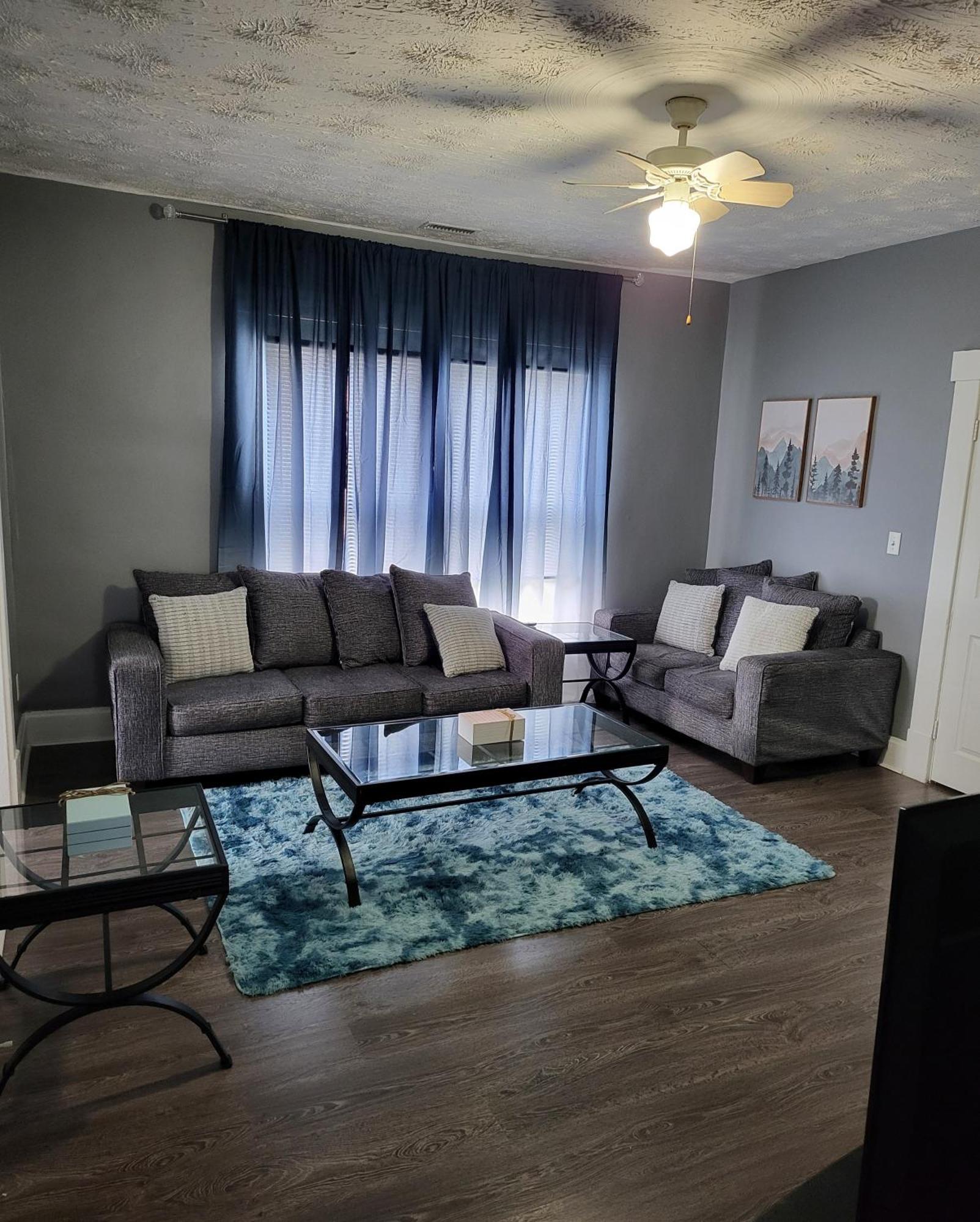Guest Room With Two Double Beds In Columbus Oh, Airport Location Esterno foto